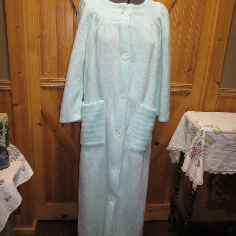 vtg long Borg fur Lara Dee Robe button front two pocket boho robe 70s m/us